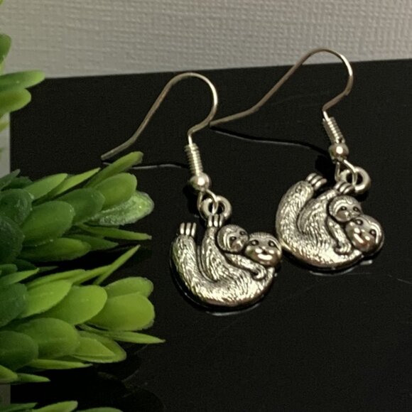 Sloth Earring, Mother's Day Earring, Sloth Jewelry, Gift Idea, Silly Earrings - Picture 7 of 7